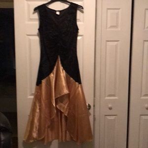 Black and gold 1920’s Halloween costume.